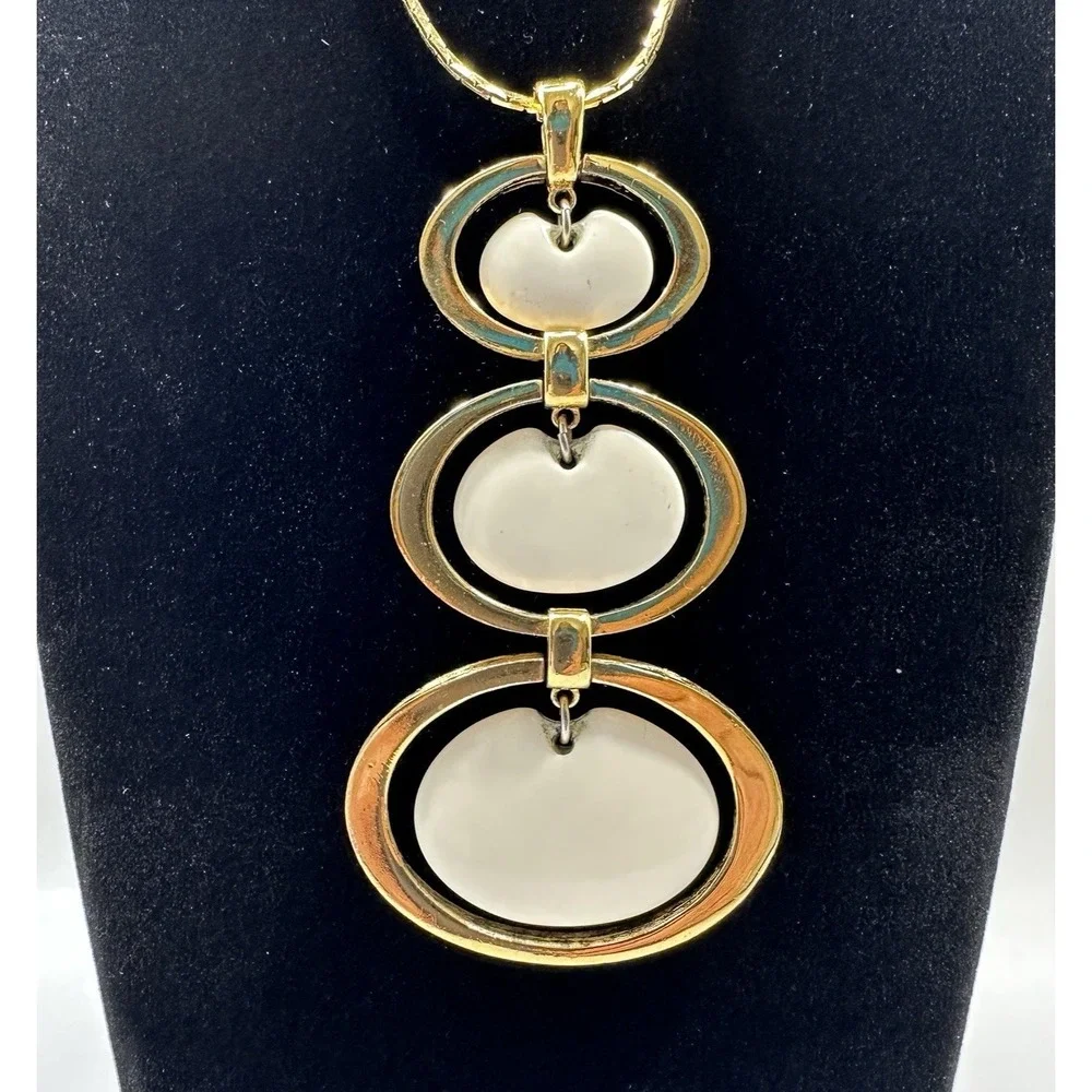Crown Trifari White Lucite Oval Pendant Necklace Gold Tone Vintage Statement